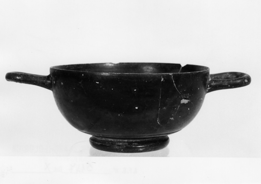tazza - fabbrica attica (fine/ inizio secc. V a.C.-IV a.C)