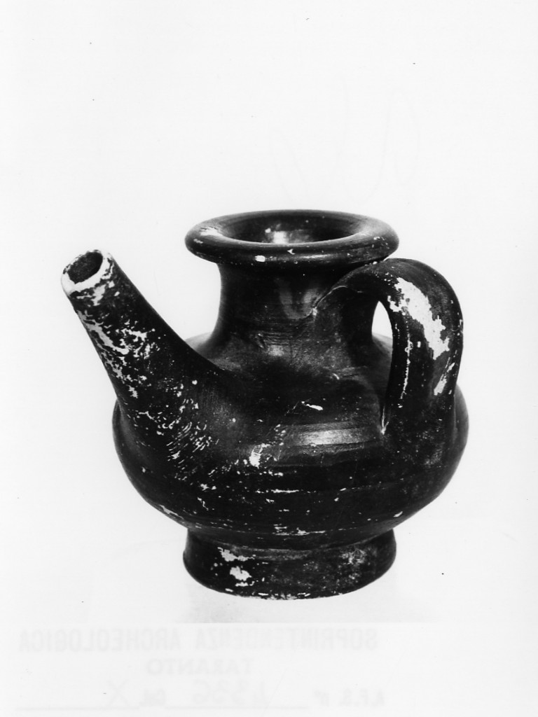 guttus - fabbrica locale (fine/ inizio secc. IV a.C.-III a.C)