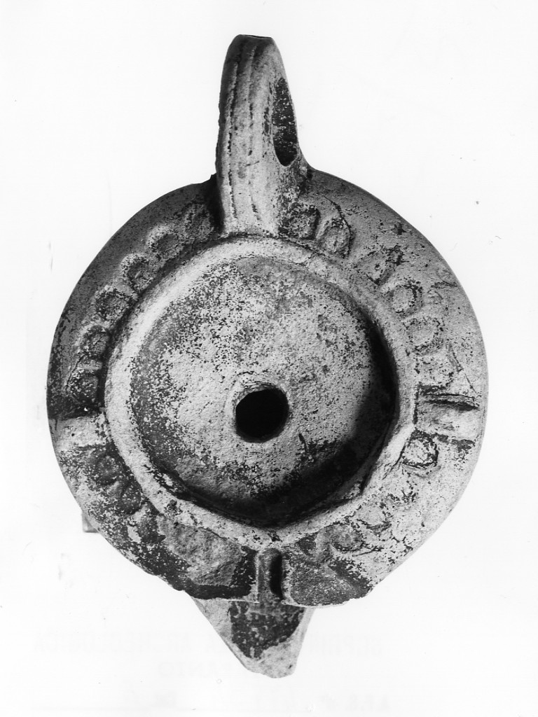 lucerna monolicne, Deneauve, tipo IX (sec. I d.C)