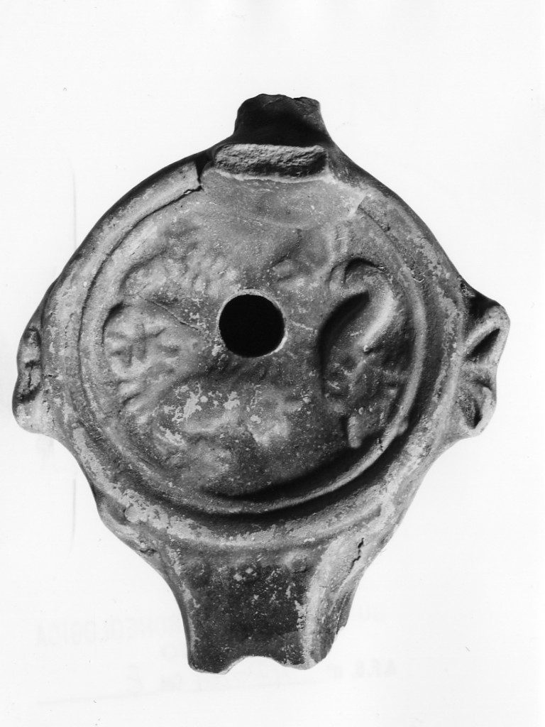 lucerna, Deneauve, tipo III - fabbrica locale (fine sec. I a.C)