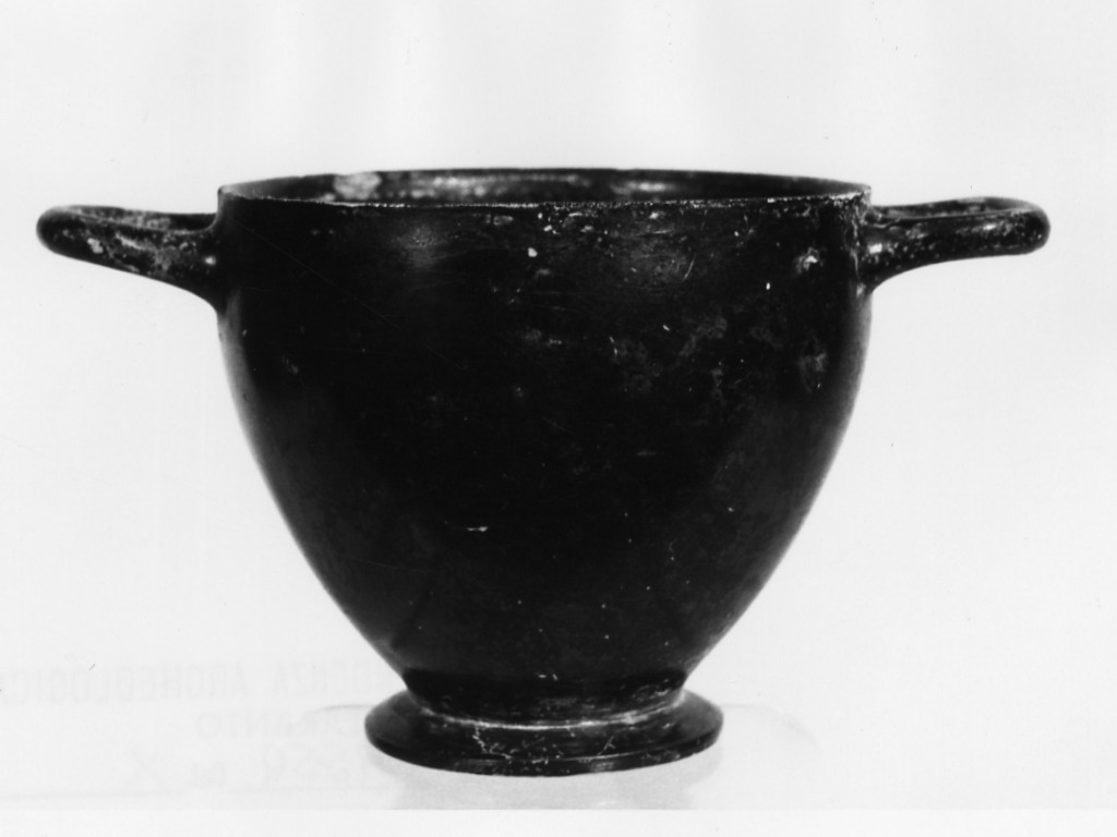 skyphos - fabbrica locale (sec. V a.C)