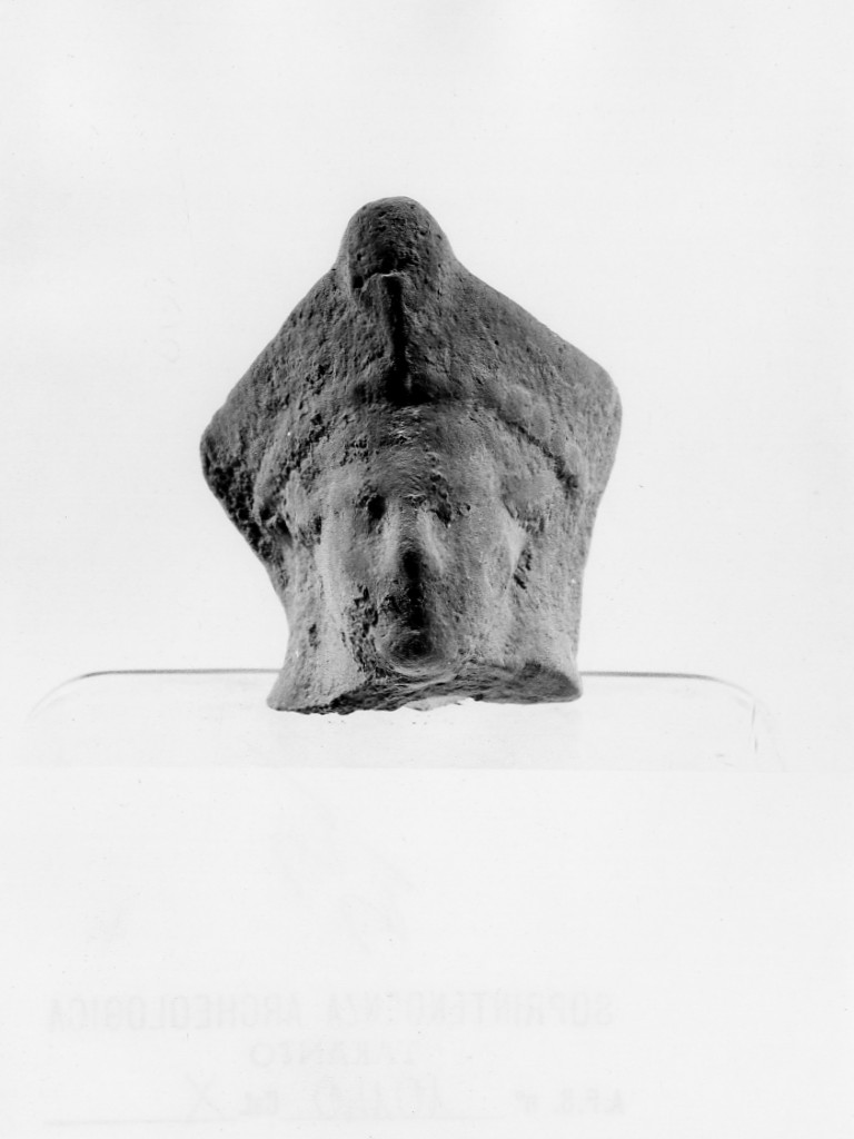 Dionysos-Hades (terracotta figurata) - fabbrica tarantina (prima metà sec. V a.C)