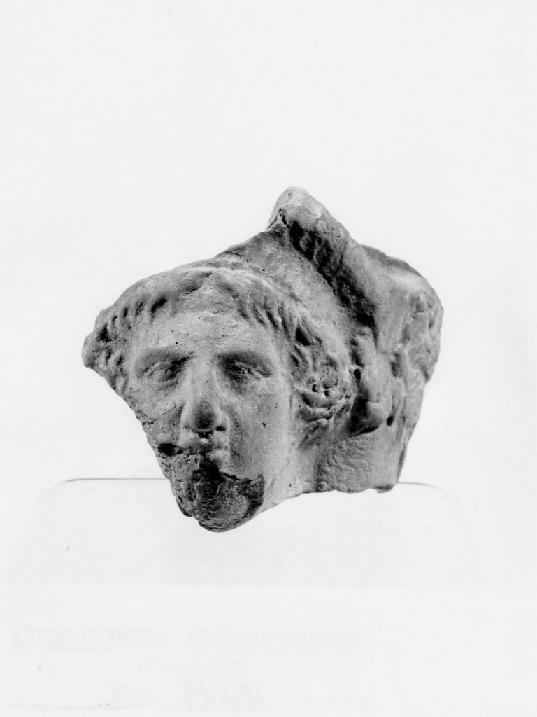 Dionysos-Hades (terracotta figurata) - fabbrica tarantina (inizio sec. IV a.C)