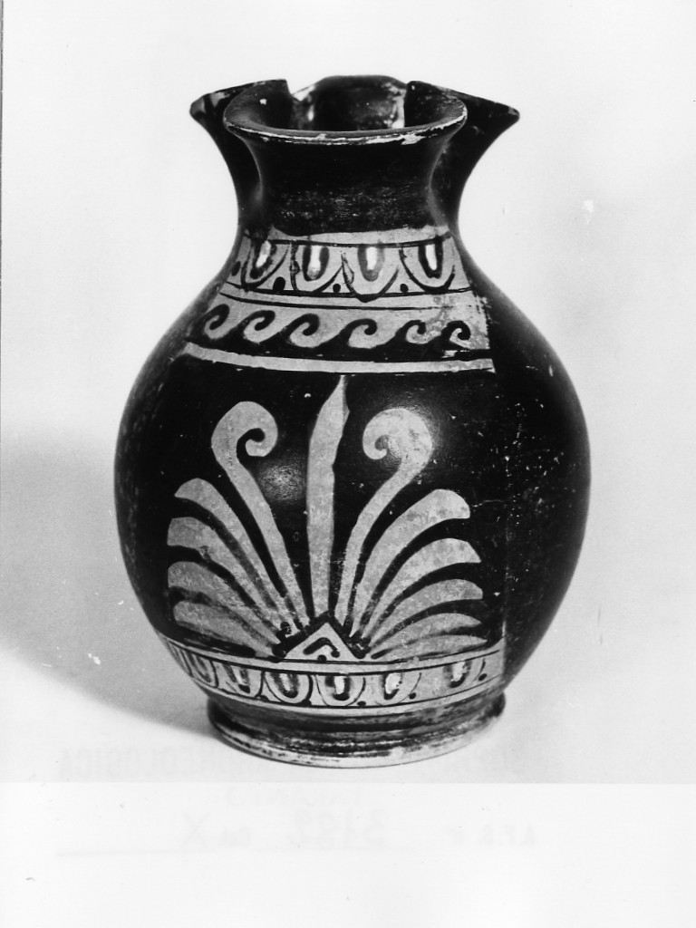 oinochoe a bocca trilobata (fine sec. IV a.C)