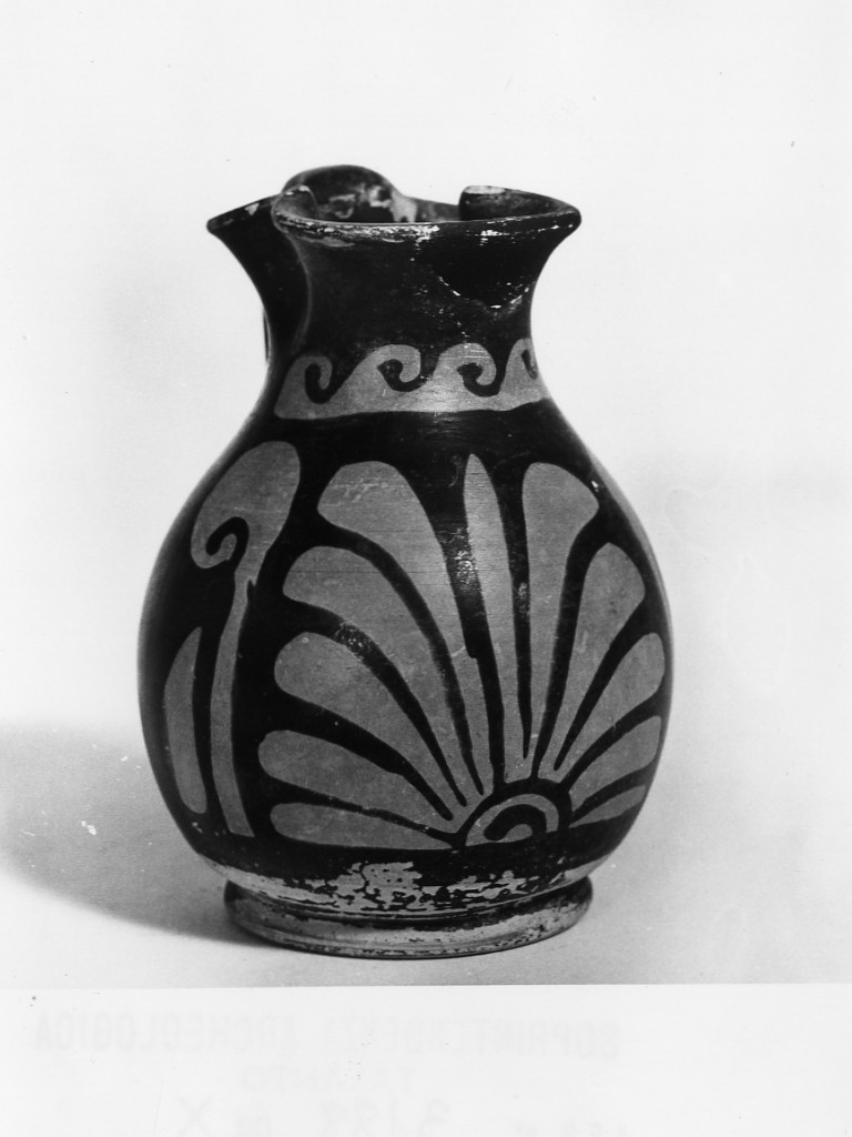 oinochoe a bocca trilobata (fine sec. IV a.C)