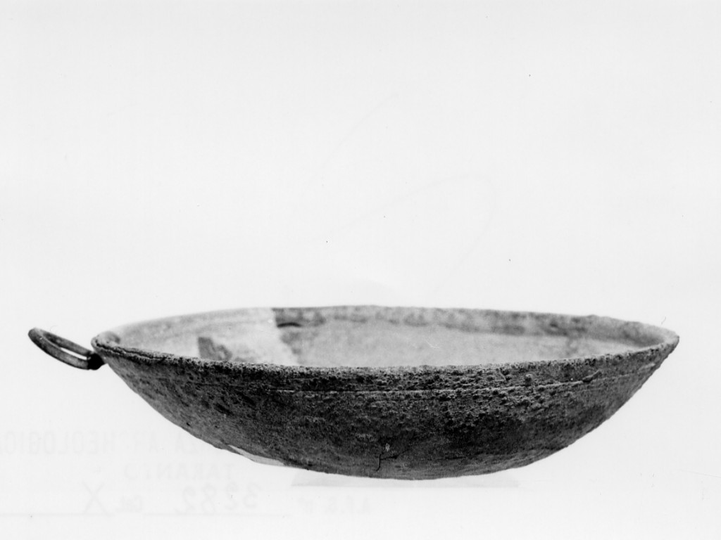 bacino - fabbrica locale (età romana)