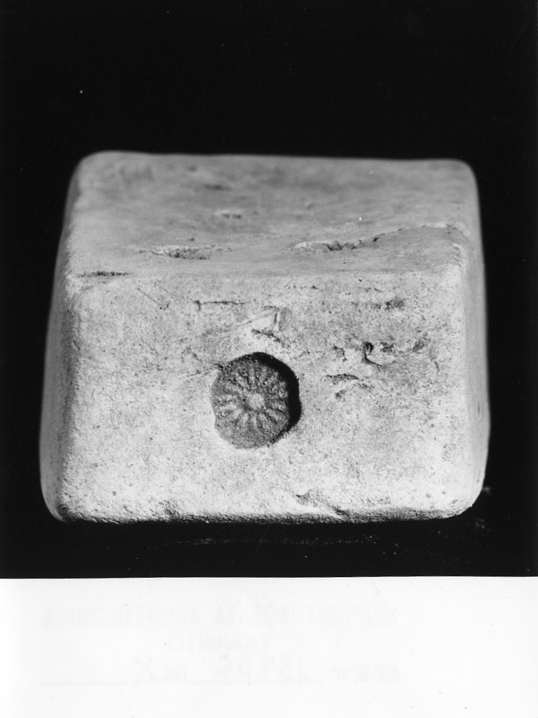 peso da telaio - fabbrica tarantina (secc. V a.C.-III a.C)