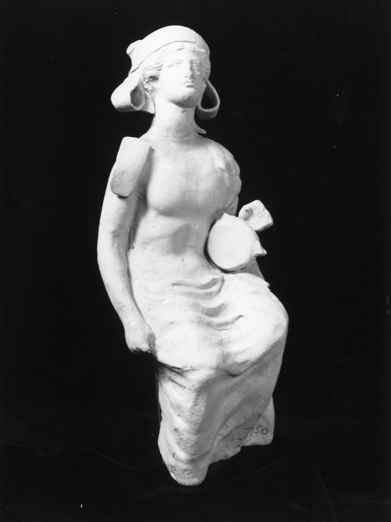 figura maschile seduta (terracotta figurata) - officina tarantina (sec. IV a.C)