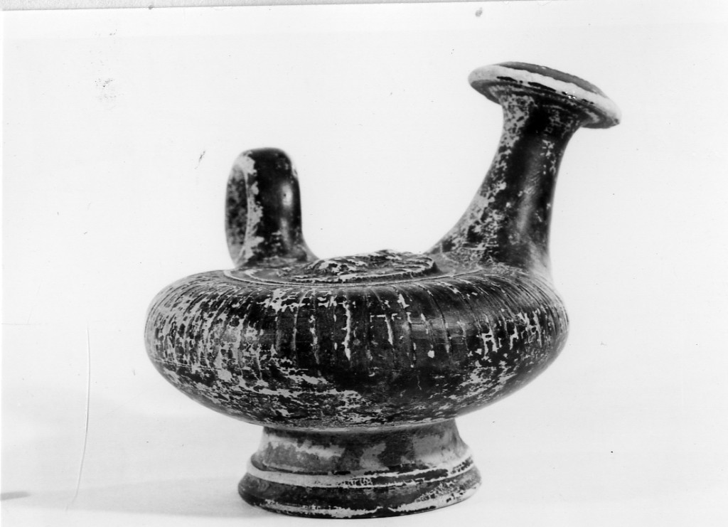 guttus, tipo caleno - fabbrica indigena (seconda metà sec. IV a.C)