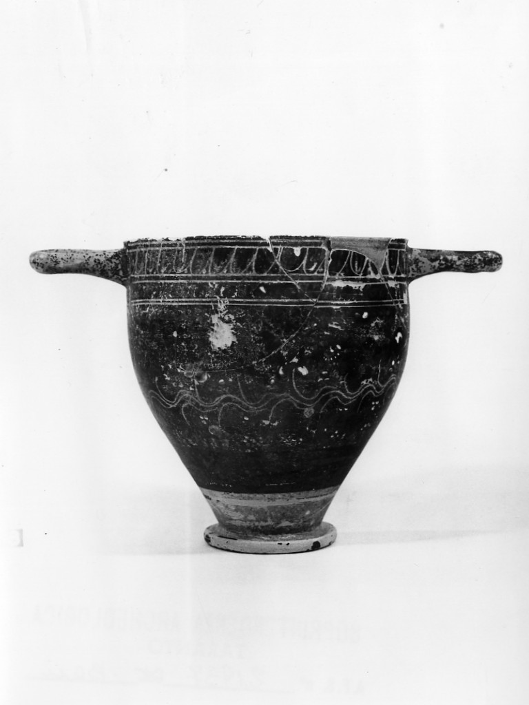 skyphos - ceramica tipo Gnathia (seconda metà sec. IV a.C)