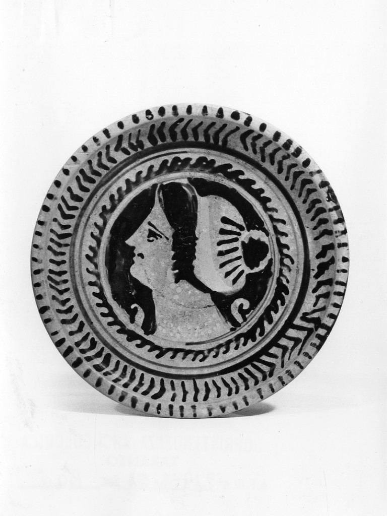 piatto - fabbrica apula (seconda metà sec. IV a.C)
