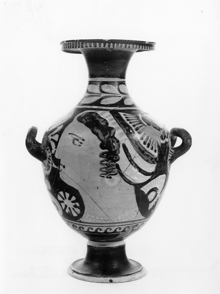 hydria - fabbrica apula (seconda metà sec. IV a.C)