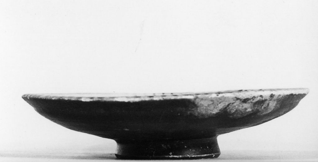 piatto - fabbrica apula (seconda metà sec. IV a.C)