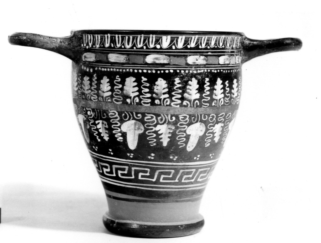 skyphos - fabbrica apula (seconda metà sec. IV a.C)