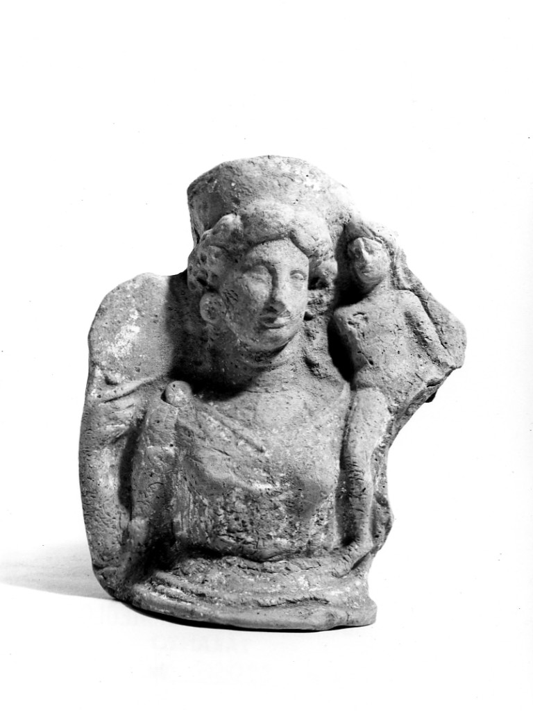 busto femminile - fabbrica apula (seconda metà sec. IV a.C)