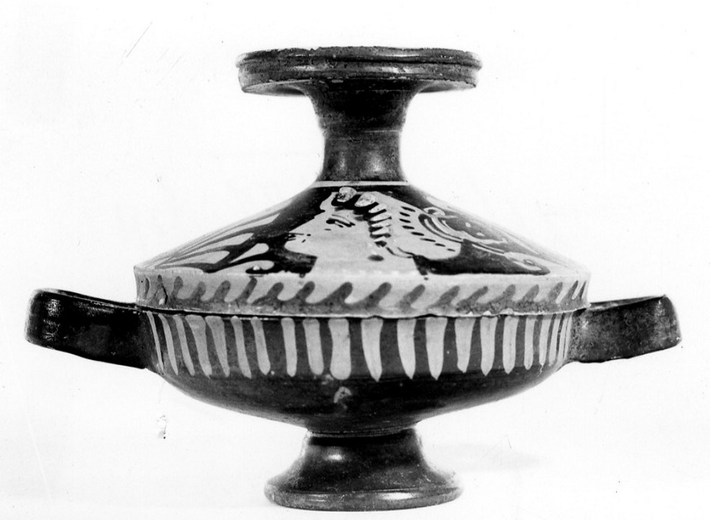 lekane - fabbrica apula (seconda metà sec. IV a.C)