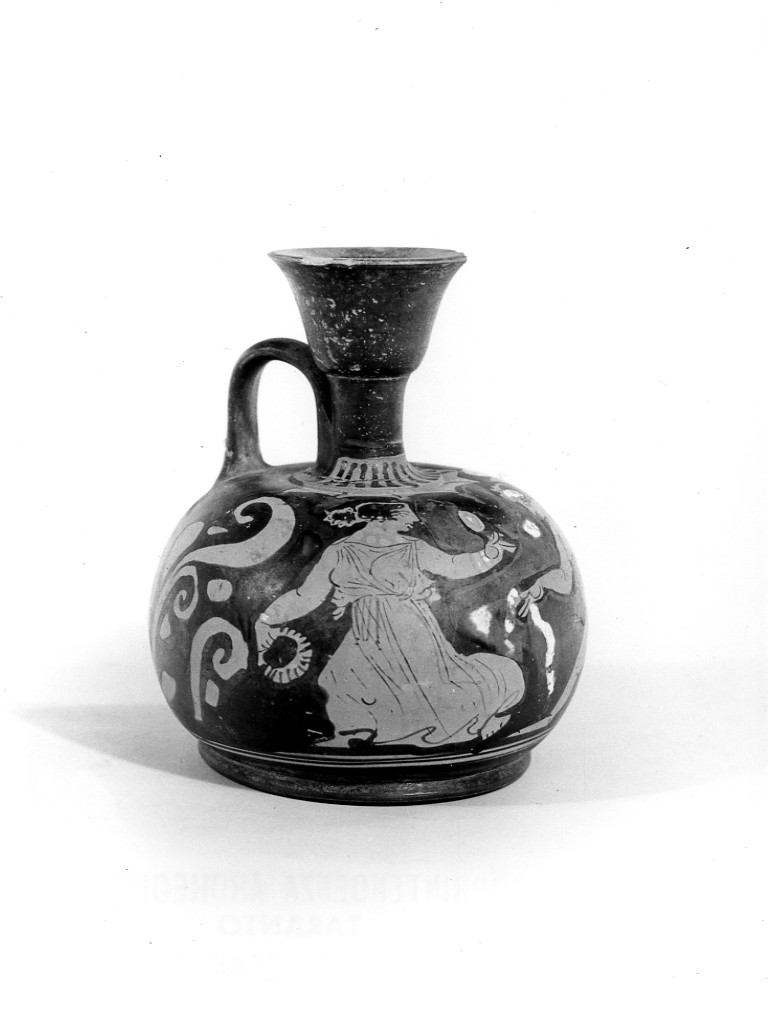 lekythos aryballica - fabbrica apula (seconda metà sec. IV a.C)