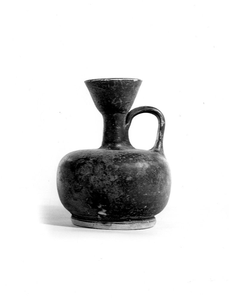 lekythos aryballica - fabbrica apula (seconda metà sec. IV a.C)