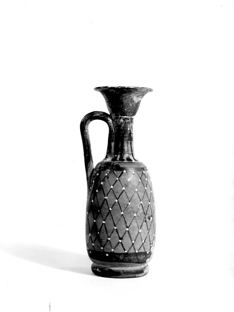 lekythos - fabbrica apula (seconda metà sec. IV a.C)