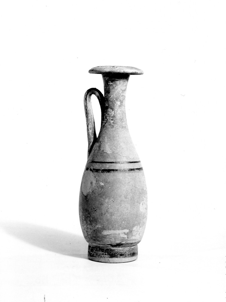 lekythos - fabbrica apula (seconda metà sec. IV a.C)