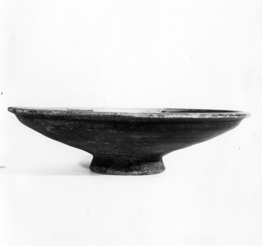 patera - fabbrica apula (seconda metà sec. IV a.C)