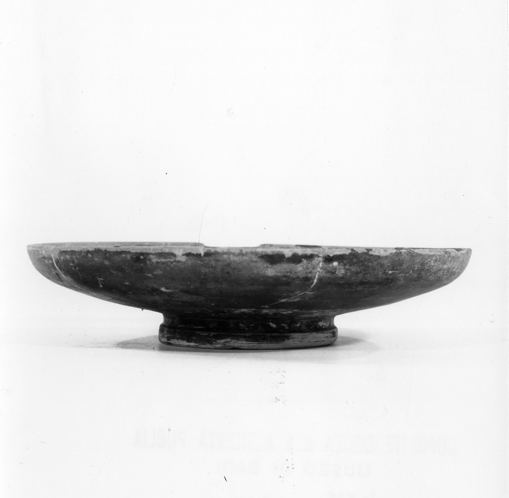 patera - fabbrica apula (fine sec. IV a.C)