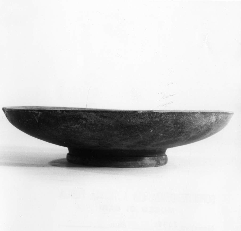 patera - fabbrica apula (fine sec. IV a.C)