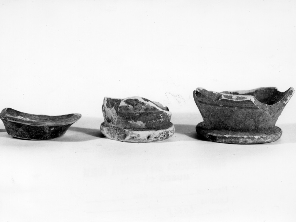 skyphos - fabbrica apula (seconda metà sec. IV a.C)