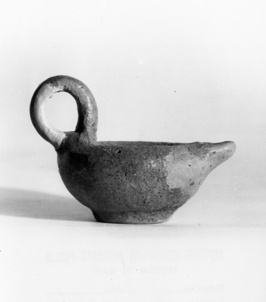 lucerna monolicne - fabbrica indigena (fine sec. IV a.C)