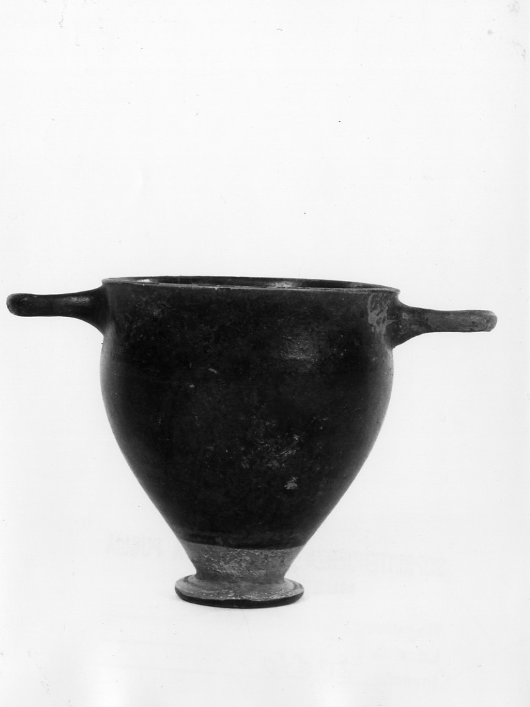 skyphos - fabbrica apula (fine sec. IV a.C)