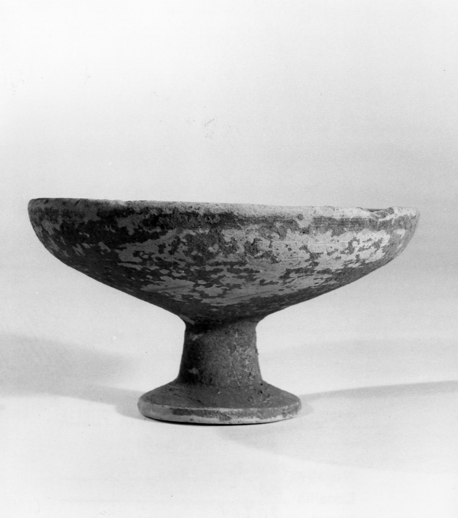 coppa - fabbrica indigena (metà sec. IV a.C)