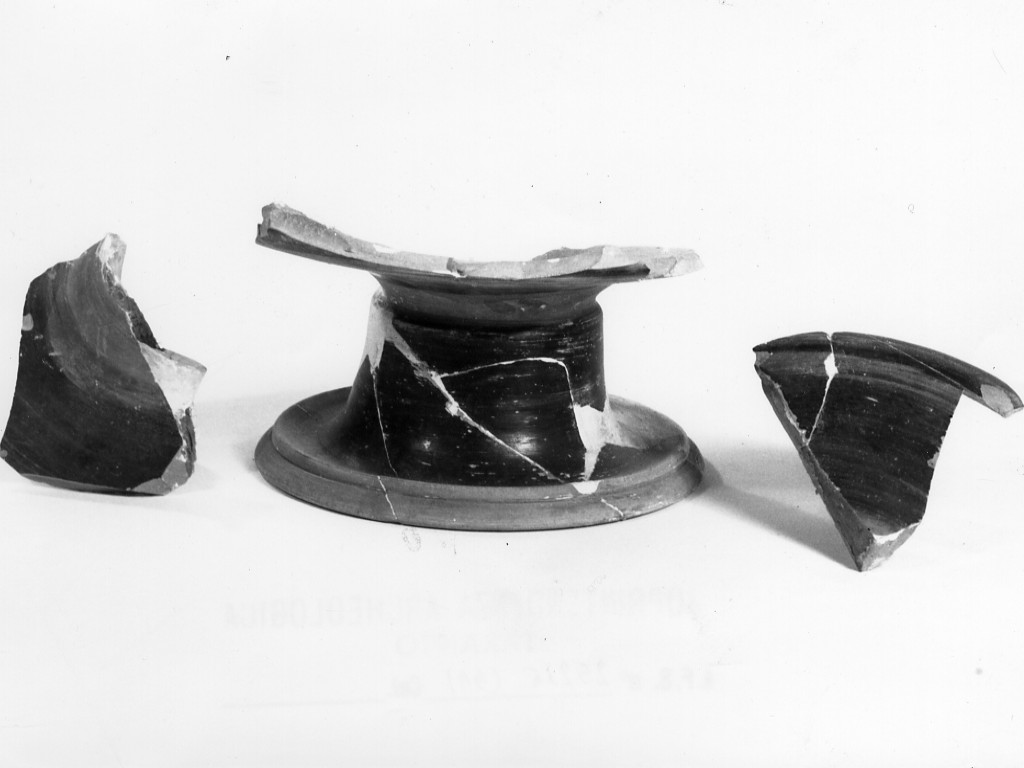 cratere/ frammento - fabbrica apula (fine sec. IV a.C)