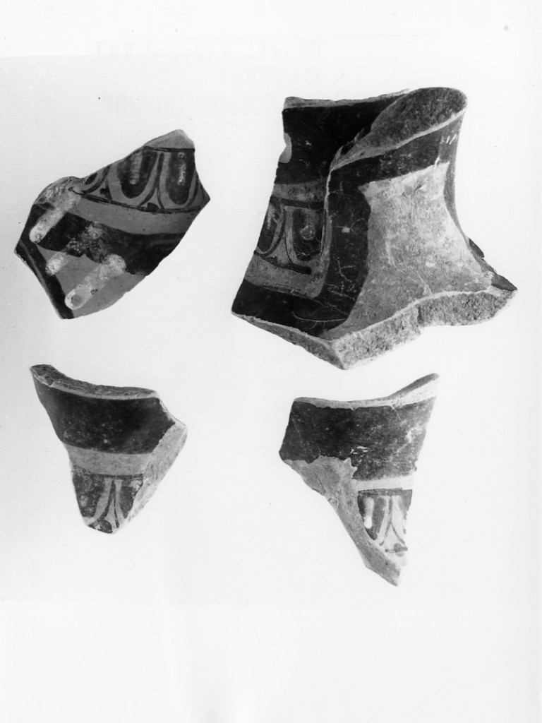 oinoichoe/ frammento - tardo apulo (fine sec. IV a.C)