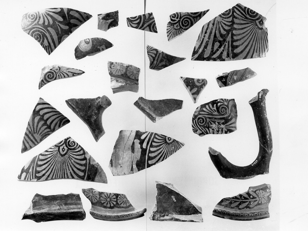 cratere/ frammento - tardo apulo (fine sec. IV a.C)