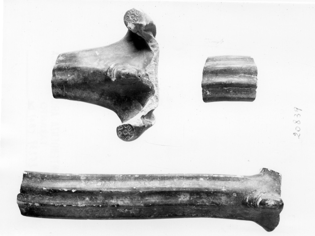 oinochoe/ frammento - tardo apulo (fine sec. IV a.C)