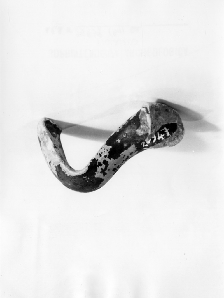 epichysis/ ansa - fabbrica apula (ultimo quarto sec. IV a.C)