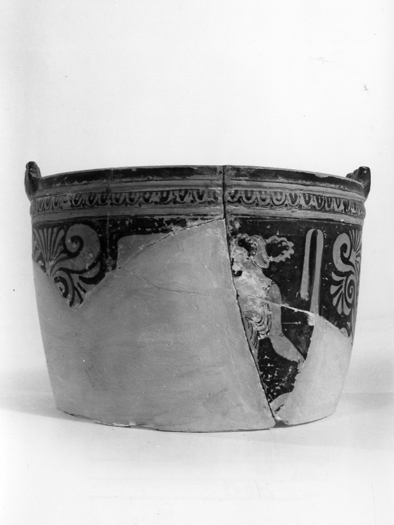 situla - medio-tardo apulo (seconda metà sec. IV a.C)