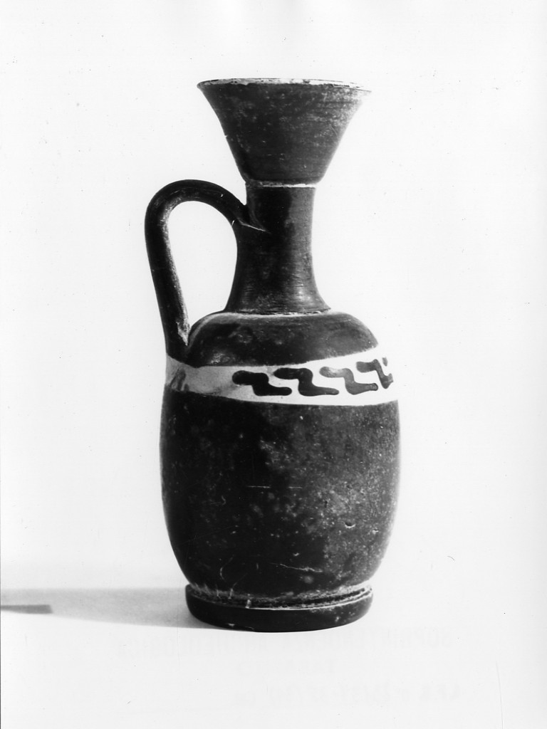 lekythos - medio apulo (metà sec. IV a.C)