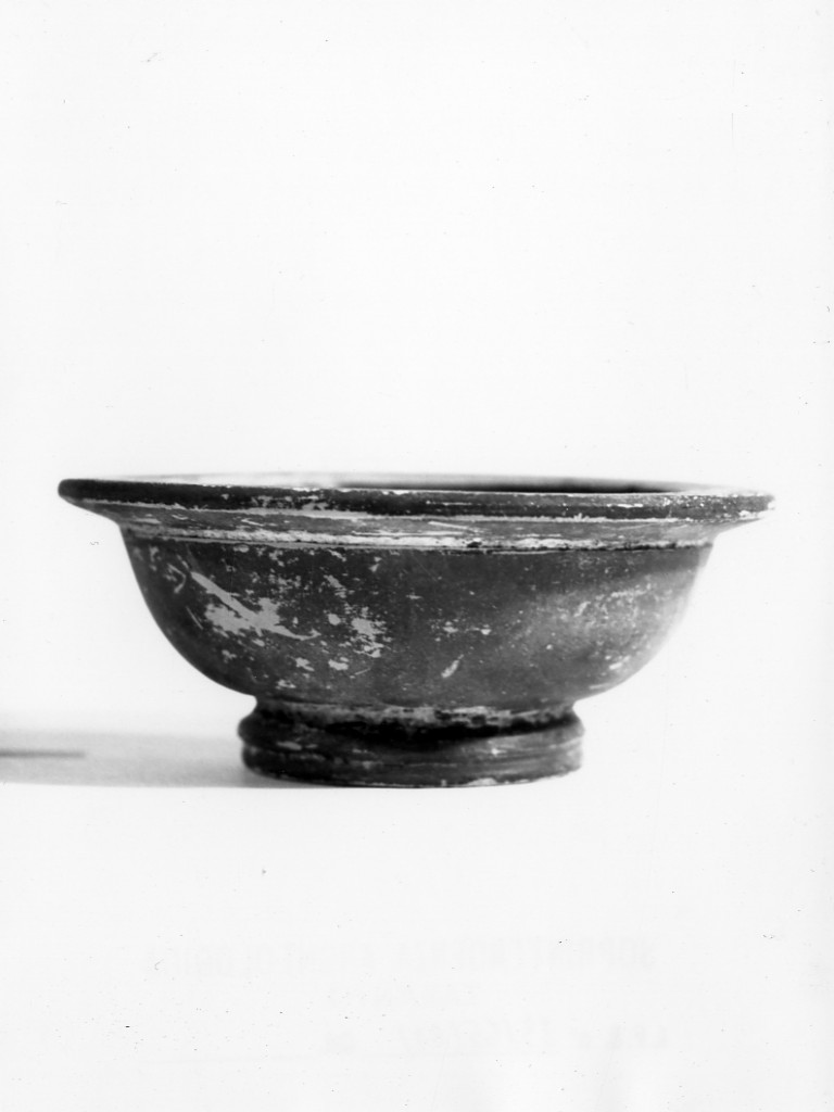 coppetta - fabbrica apula (metà sec. IV a.C)