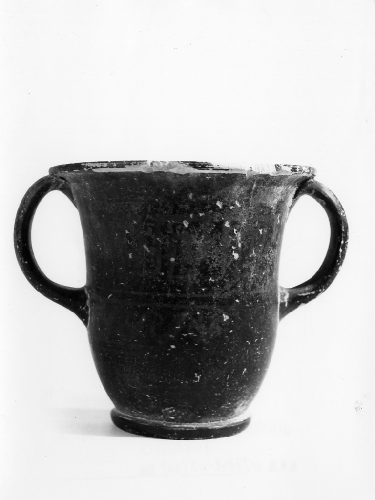 kantharos - fabbrica apula (metà sec. IV a.C)