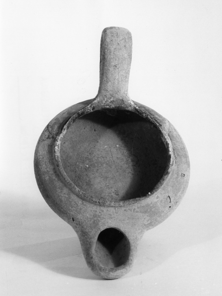 lucerna monolicne - fabbrica indigena (sec. IV a.C)
