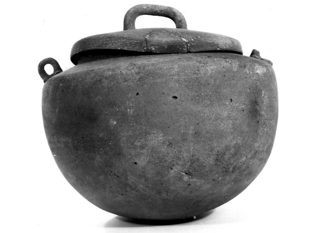 pentola con coperchio - fabbrica indigena (sec. IV a.C)