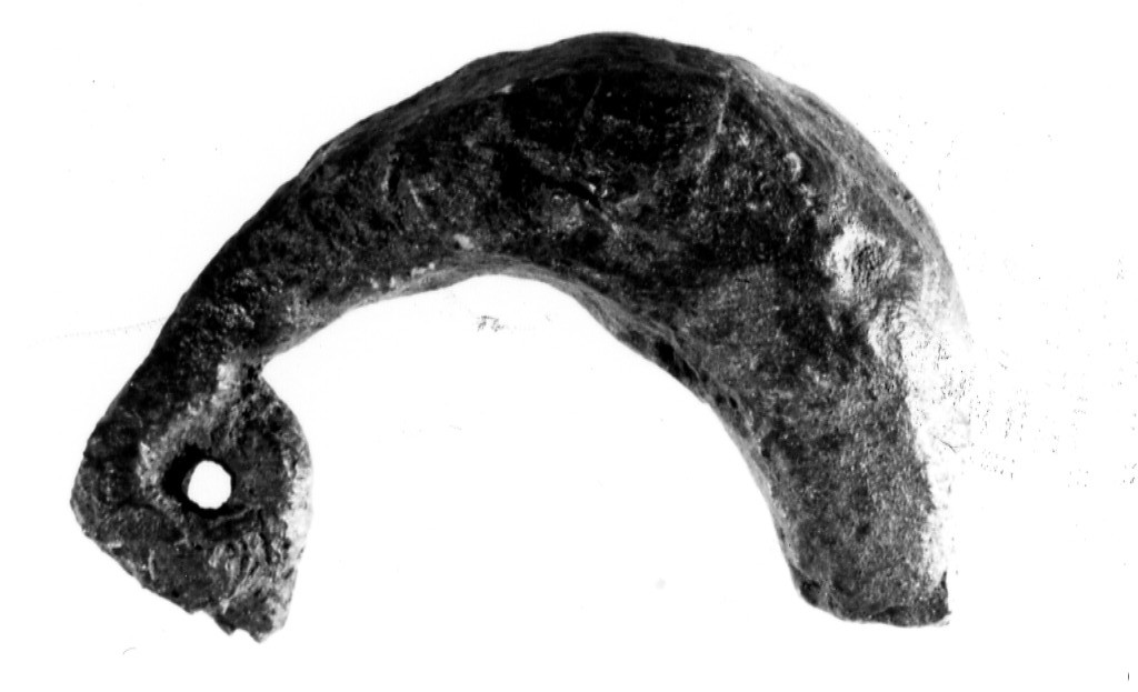 fibula a sanguisuga - fabbrica locale (fine/ inizio secc. VI - V a.C)