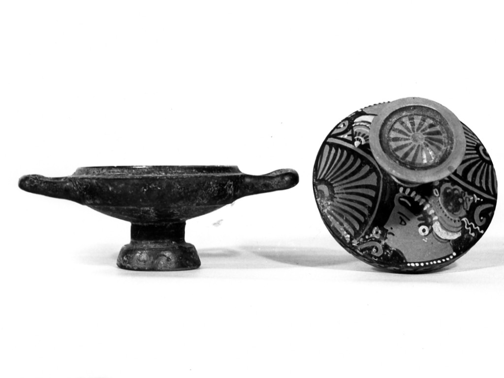 lekane - medio-tardo apulo (seconda metà sec. IV a.C)