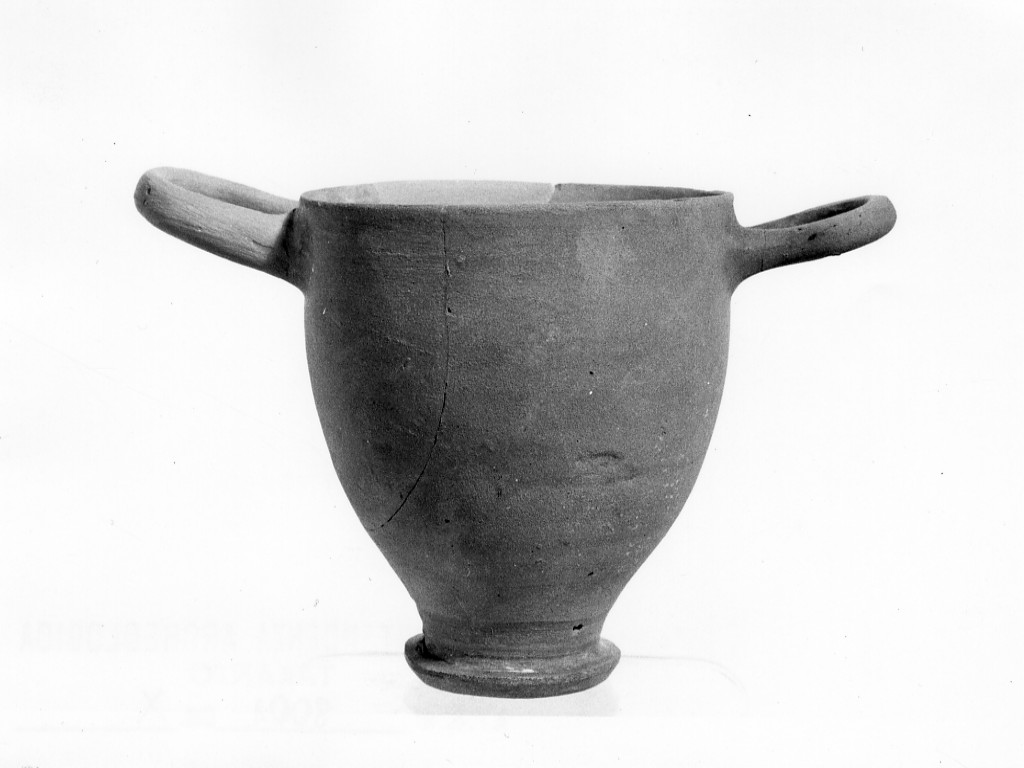skyphos - fabbrica peuceta (fine sec. IV a.C)