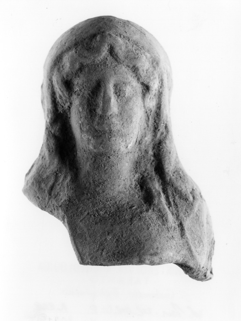 busto femminile - fabbrica tarantina (fine sec. V a.C)