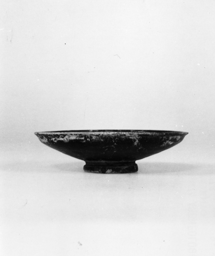 piatto - fabbrica apula (fine sec. IV a.C)