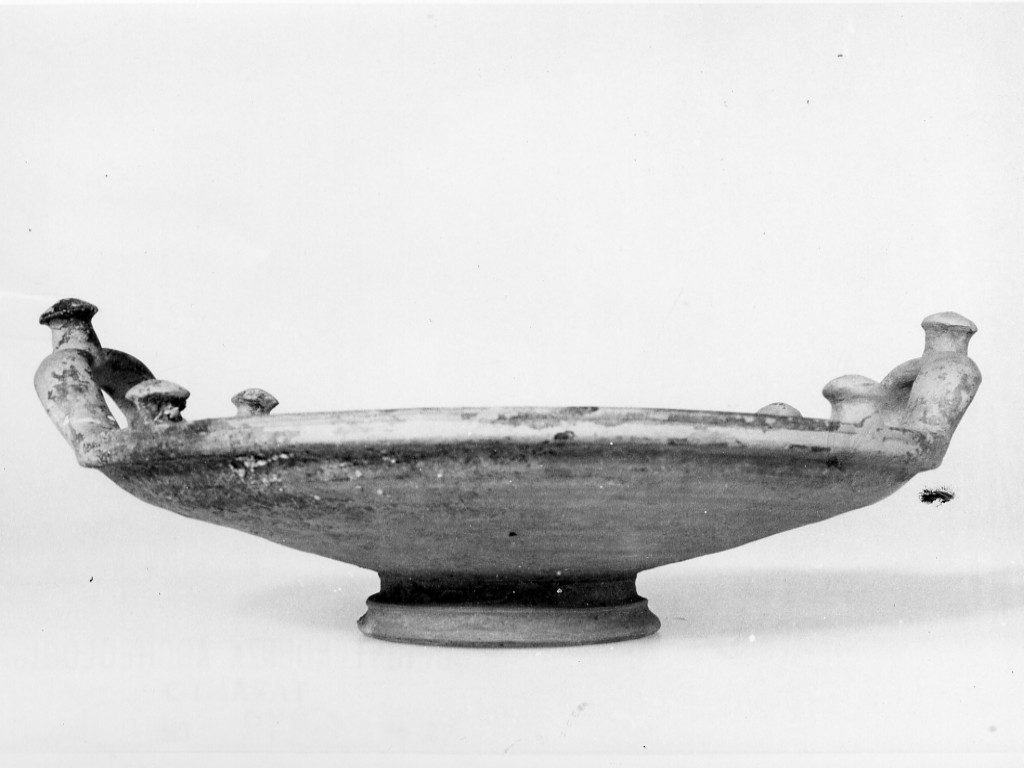 phiale - "Gruppo Amphorae" (fine sec. IV a.C)