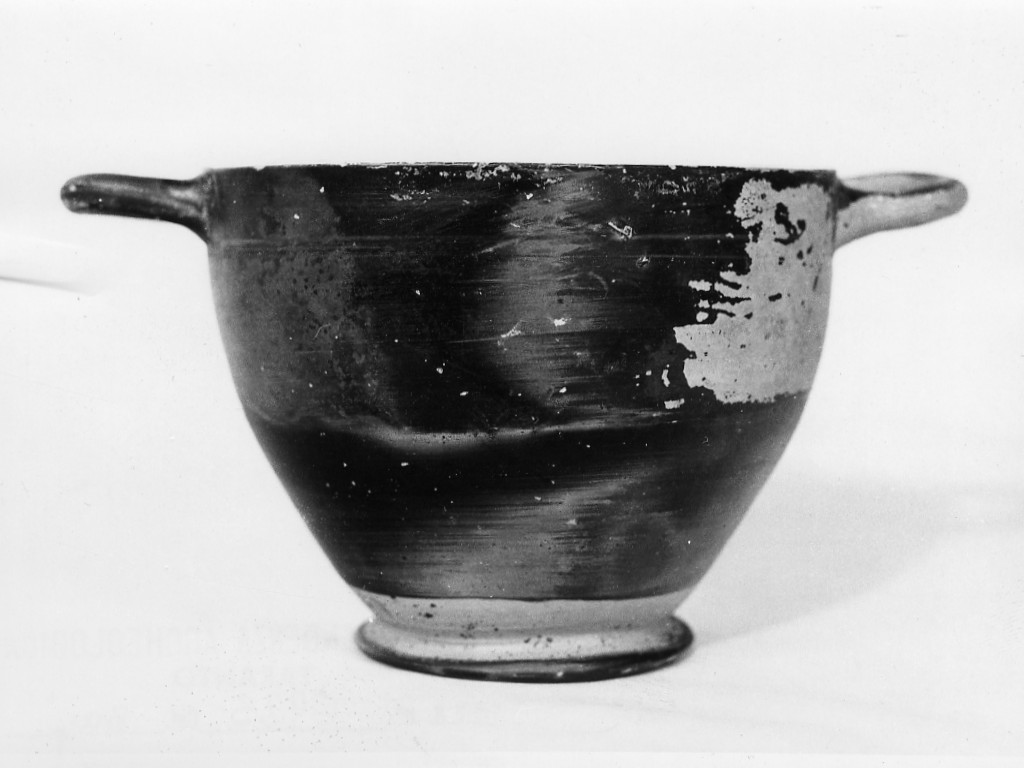 skyphos - fabbrica attica (metà sec. V a.C)