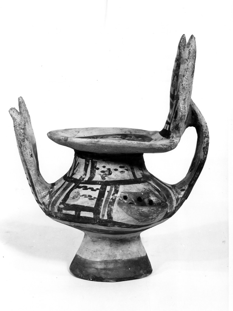 vaso filtro - subgeometrico daunio II (secc. VI - V a.C)